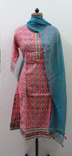 Load image into Gallery viewer, Handblock Kurti &amp; Dupatta
