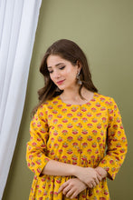 Load image into Gallery viewer, Yellow Summer Cotton 3/4 Frock
