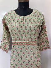 Load image into Gallery viewer, Floral Printed Cotton Kurti
