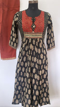 Load image into Gallery viewer, Hand Block Cotton Anarkali Full Set
