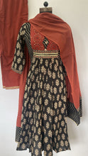 Load image into Gallery viewer, Hand Block Cotton Anarkali Full Set
