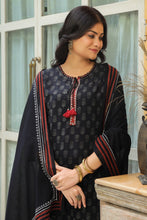 Load image into Gallery viewer, Pure Black Cotton Full Set with Mal Cotton Dupatta
