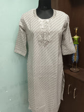 Load image into Gallery viewer, Sliver Printed Cotton Kurti with Aari Work
