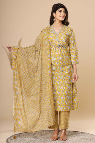 Yellow Cotton Printed V-Neck with Centre Pleats and Hangings Full Set