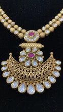 Load image into Gallery viewer, Kundan Jewelry Set
